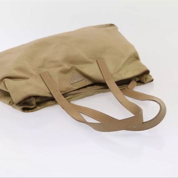 Use tan cream vintage nylon Prada bag - Picture 4 of 11